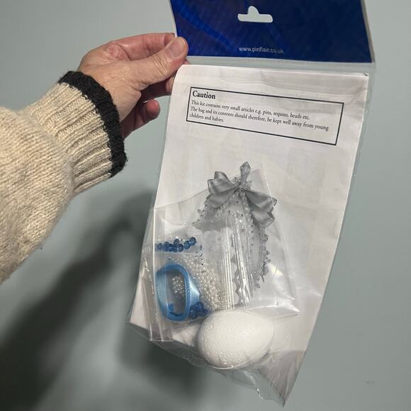 Ells Bells Pinfair UK Carnation Blue Easter Egg Sequin Bead Ornament Kit PA54B - Picture 5 of 5